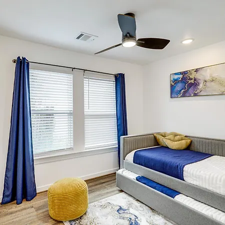 Sleek Houston Home About 6 Mi To Downtown Attractions
